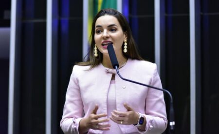 Deputada Alessandra Haber migra para o Podemos
