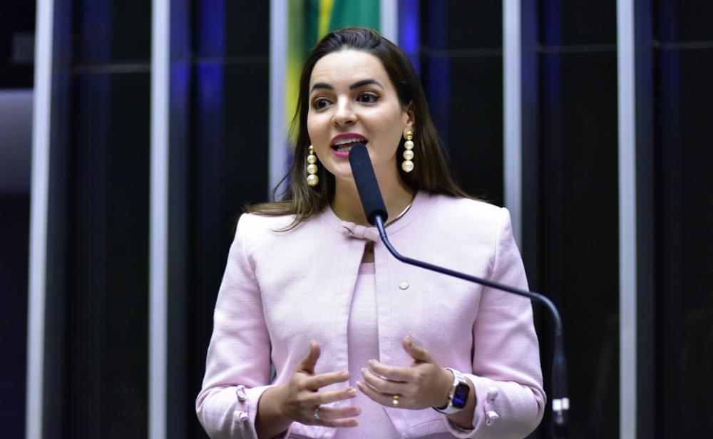 Deputada Alessandra Haber migra para o Podemos